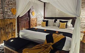 Santhiku Hotel & Spa